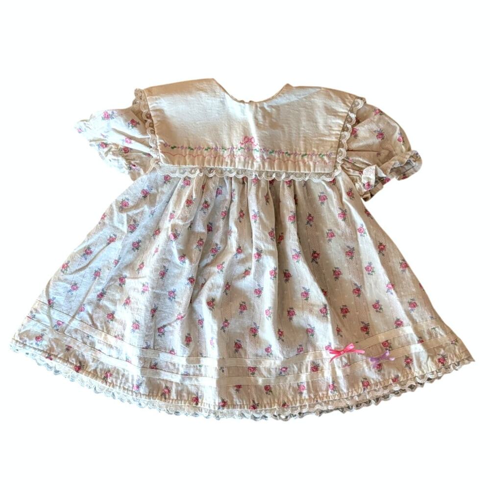 Vintage girls dress. Handmade. See measurements.